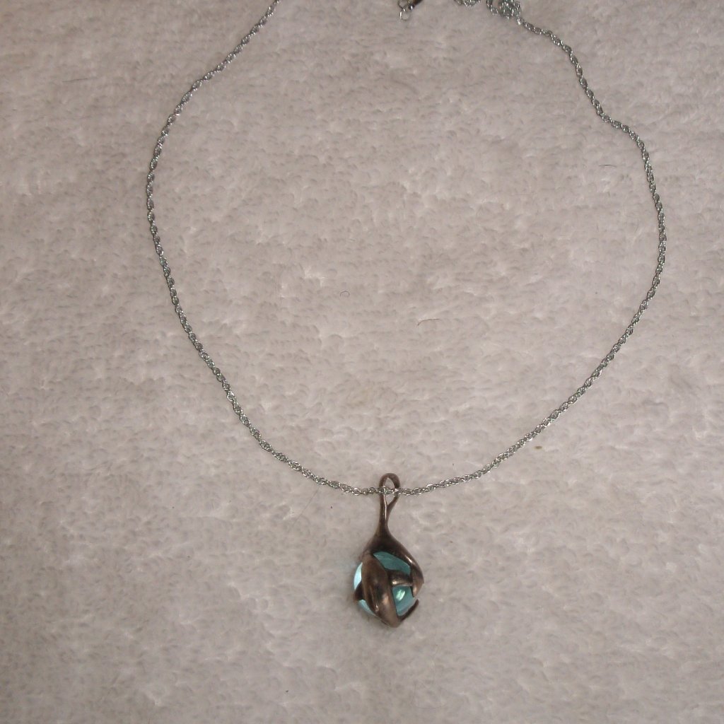 Necklace Sterling Silver Dolphin Gazing Ball 15$